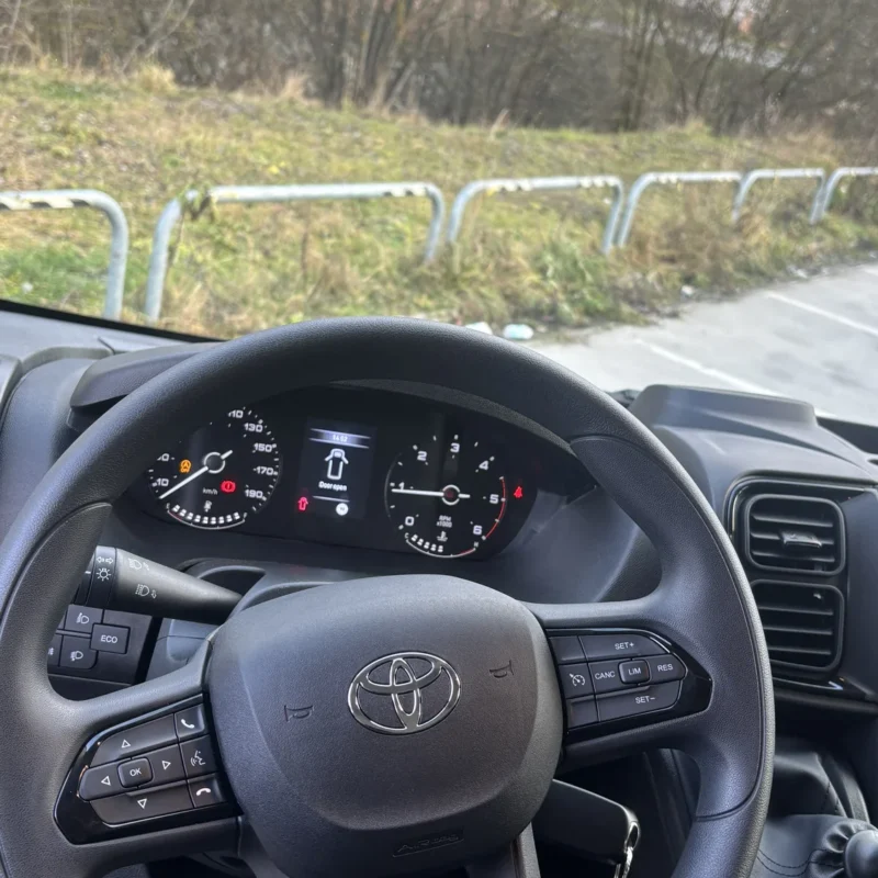 toyota-proace-max-2025-06-neo