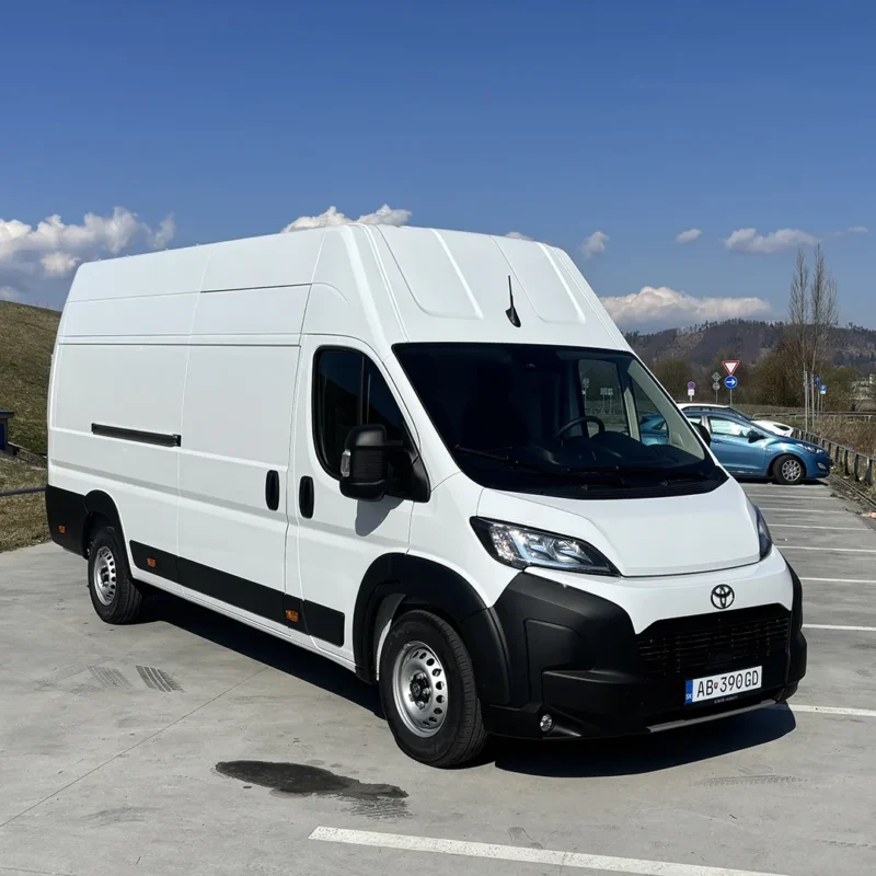 toyota-proace-max-2026-na-prenajom-autorent-zilina-1