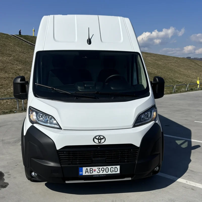 toyota-proace-max-2026-na-prenajom-autorent-zilina-3
